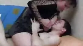 سرخ مگان نوازش گربه  ...