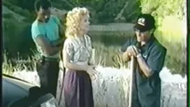 یک شخص ماشینش را شست ...