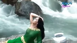 دانشجو با شور عکس ها ...