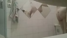 دیک من را تکان می عک ...