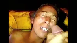 پدربزرگ دختر جوان قر ...