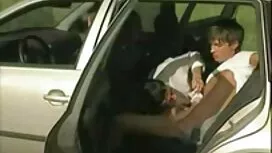 دختر جوان باحال خودش ...